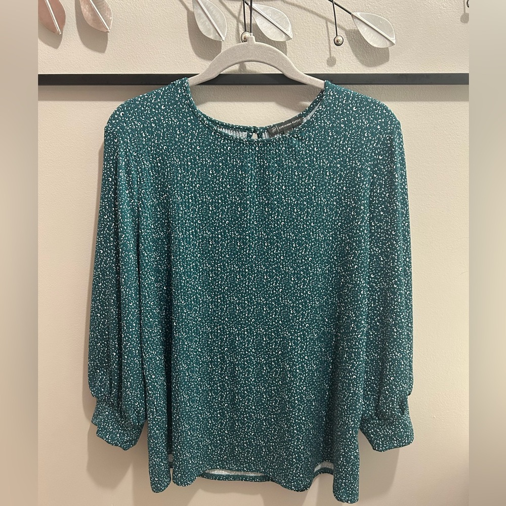 Adrianna Papell Green Pattern Top NWOT